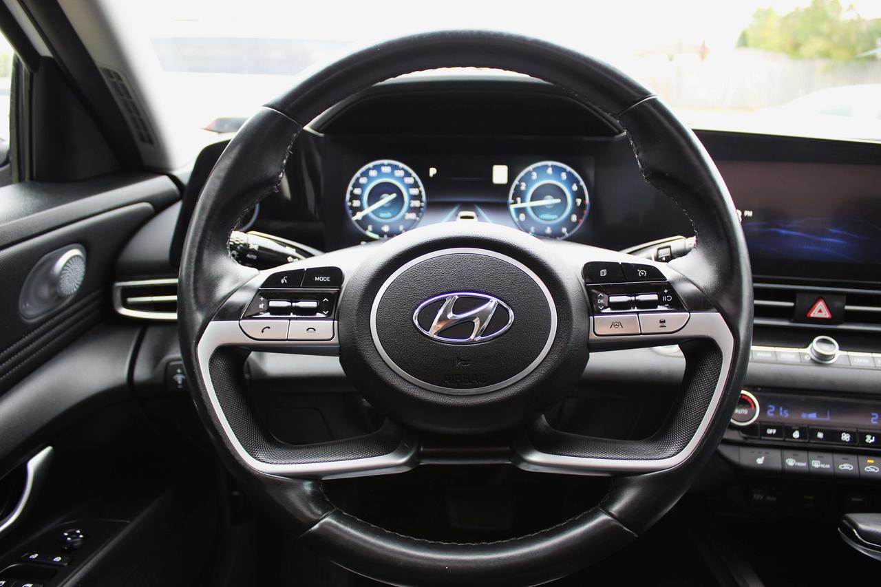 2023 Hyundai Elantra Luxury Photo