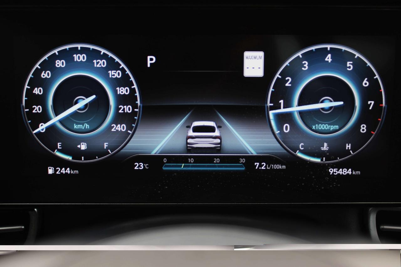 2023 Hyundai Elantra Luxury Photo