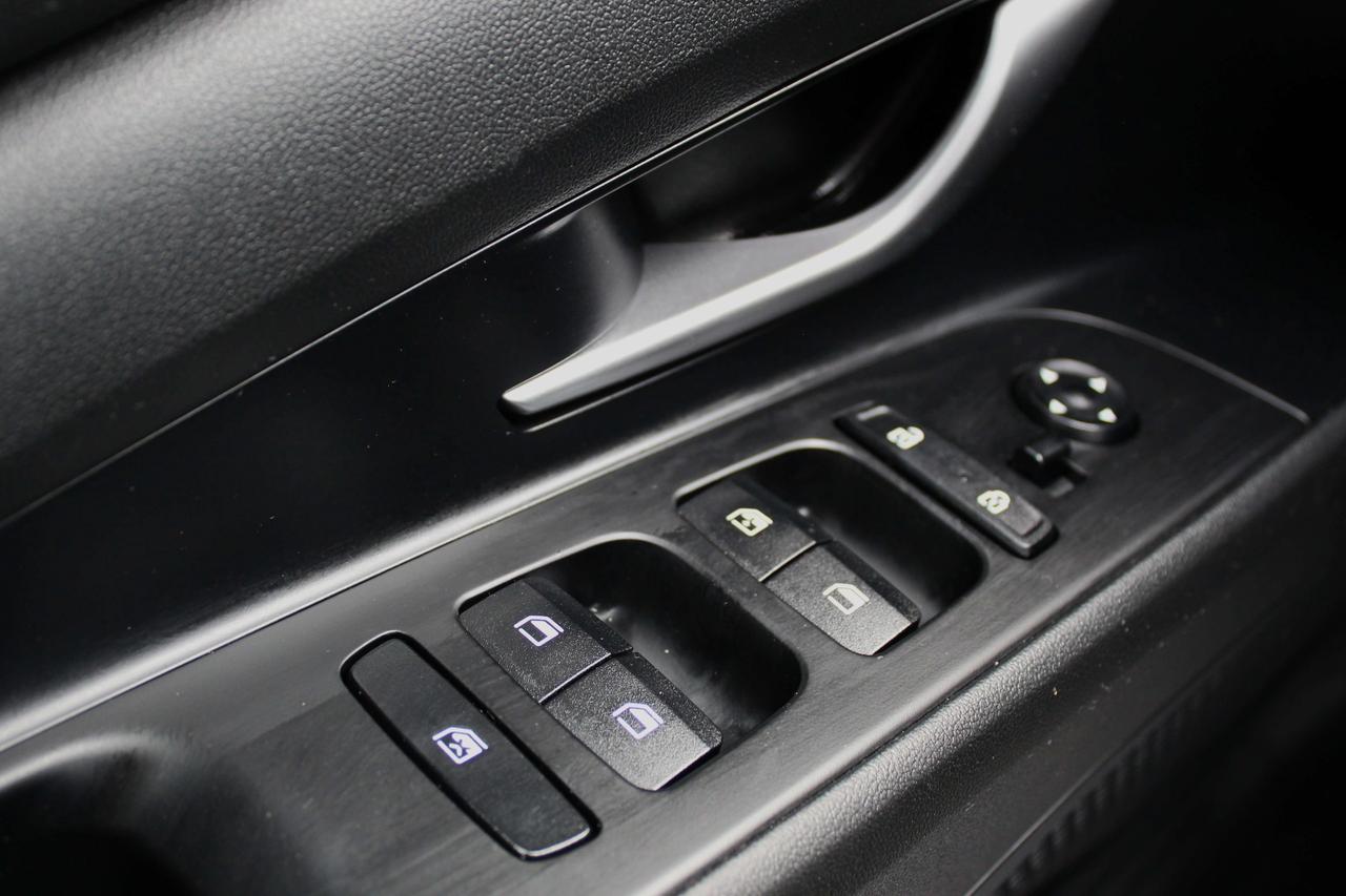 2023 Hyundai Elantra Luxury Photo