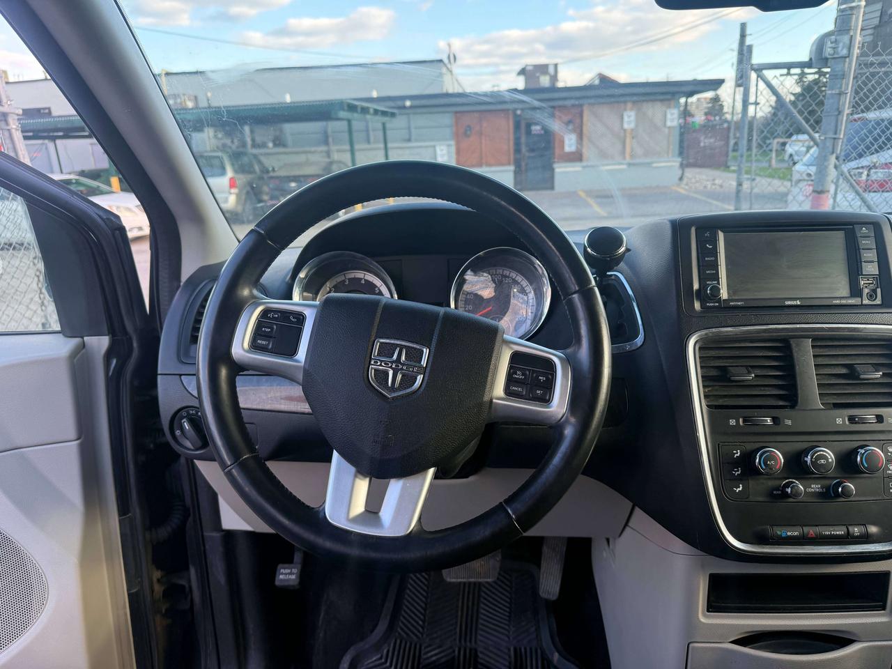 2014 Dodge Grand Caravan *** 3 YEAR WARRANTY INCLUDED *** Photo