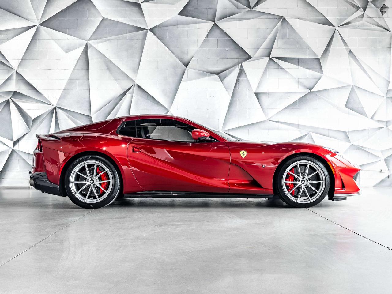 2021 Ferrari 812 GTS Photo3
