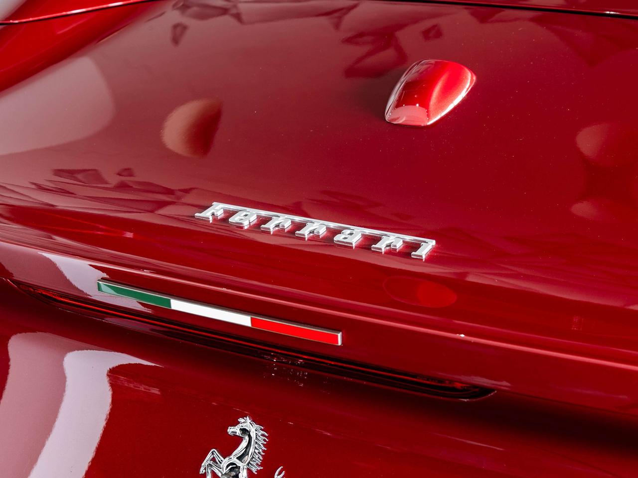 2021 Ferrari 812 GTS Photo