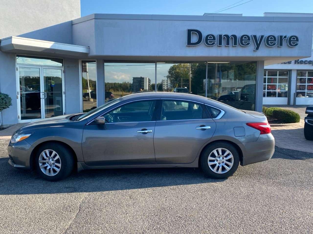 2017 Nissan Altima 4dr Sdn I4 CVT 2.5 SV Photo1
