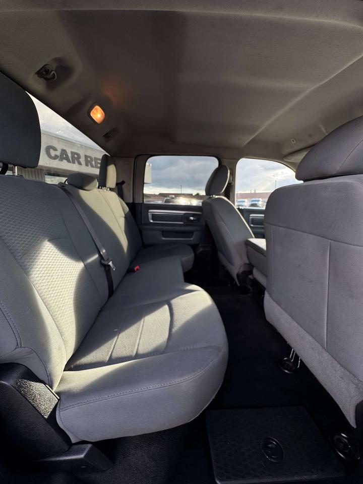 2017 RAM 2500 4WD Crew Cab 149 SLT Photo