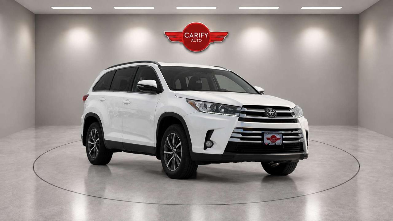 2019 Toyota Highlander XLE   Certified   No Accident   Sunroof   Leather Photo