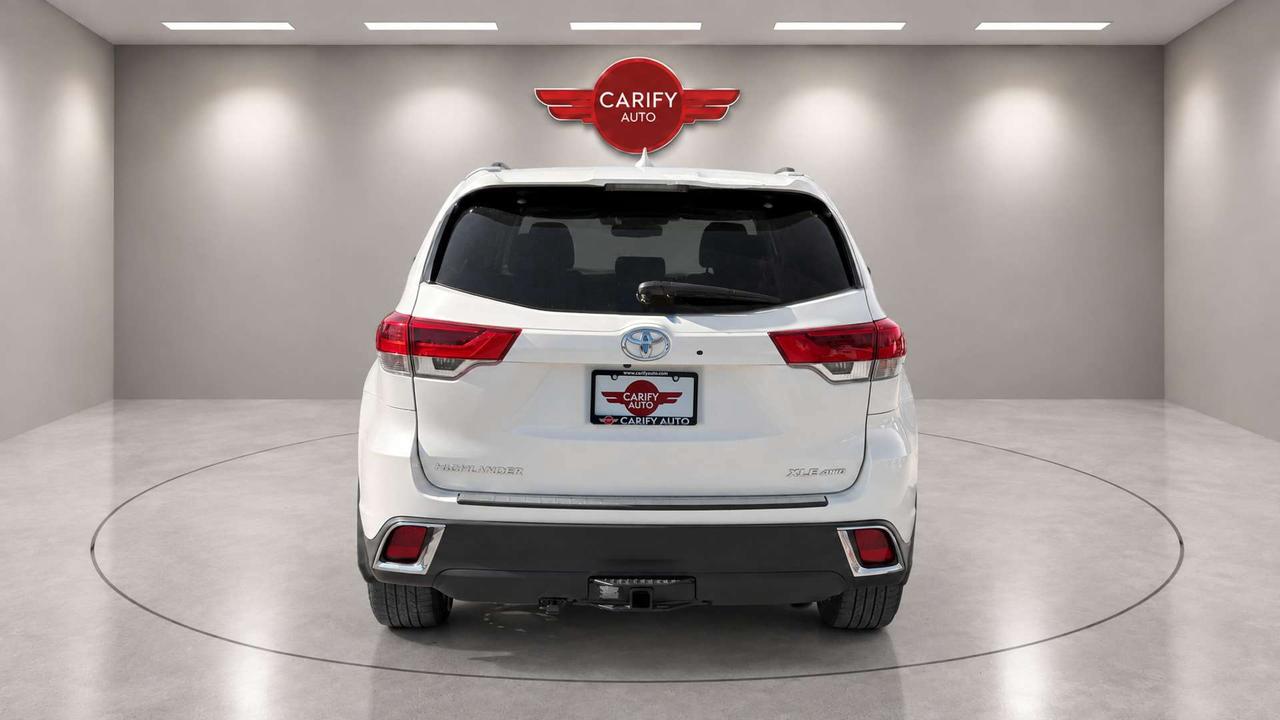 2019 Toyota Highlander XLE   Certified   No Accident   Sunroof   Leather Photo
