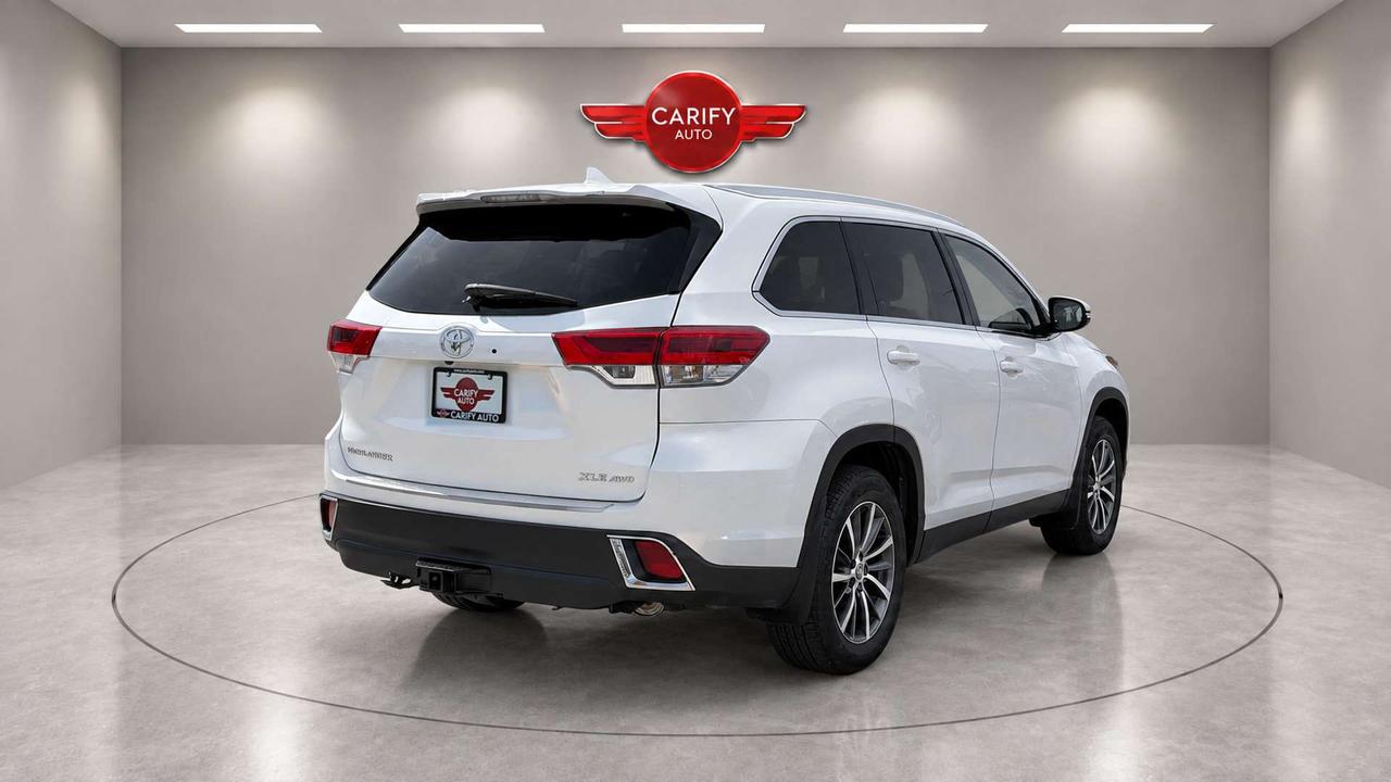2019 Toyota Highlander XLE   Certified   No Accident   Sunroof   Leather Photo