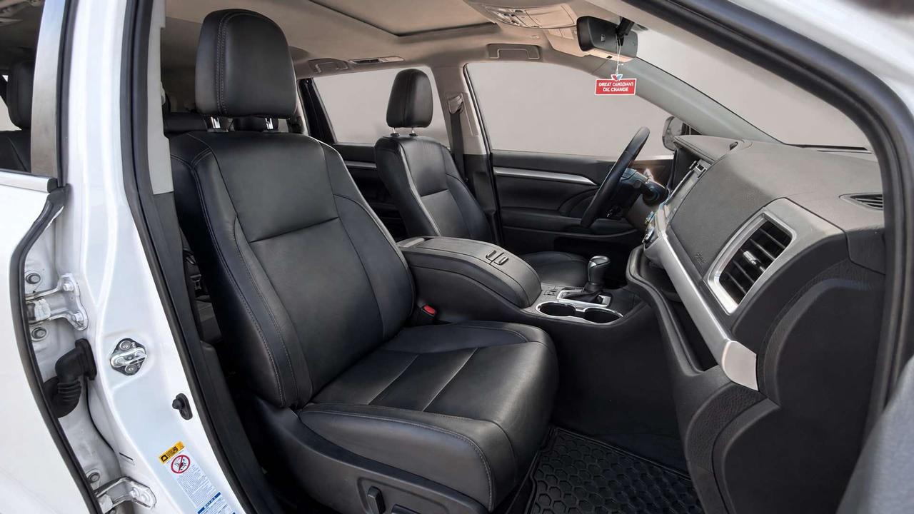 2019 Toyota Highlander XLE   Certified   No Accident   Sunroof   Leather Photo