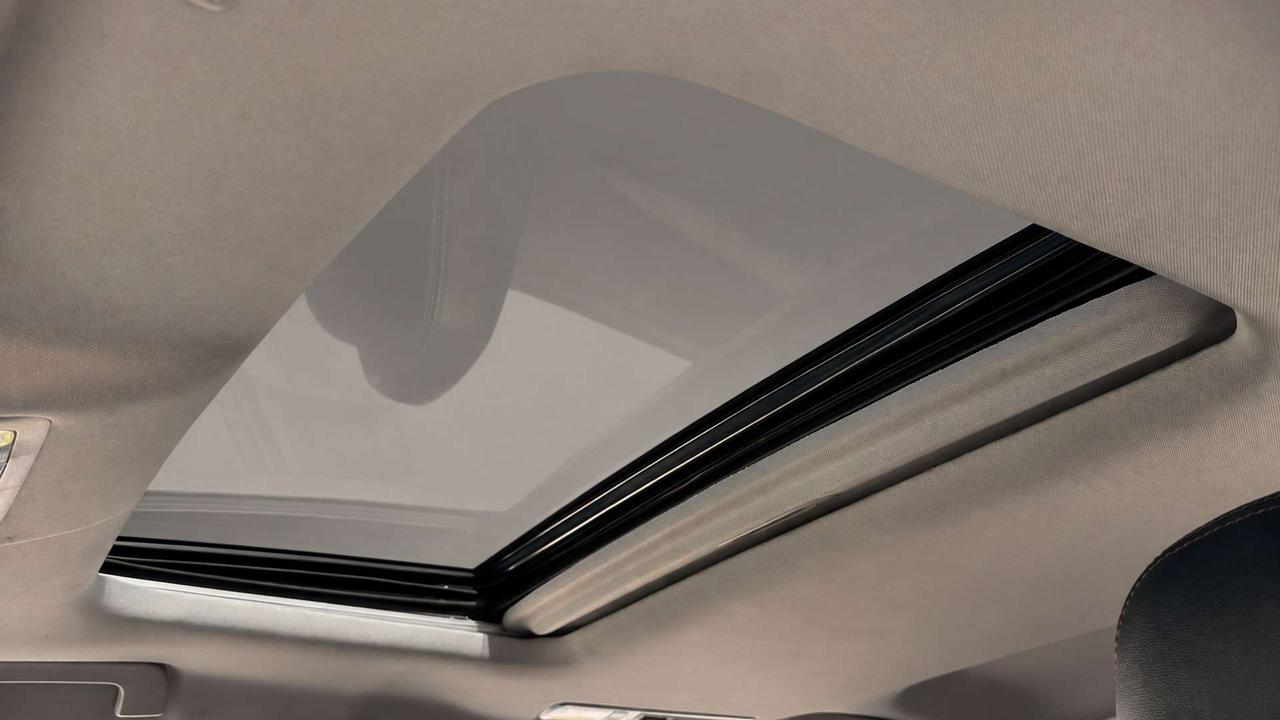 2019 Toyota Highlander XLE   Certified   No Accident   Sunroof   Leather Photo