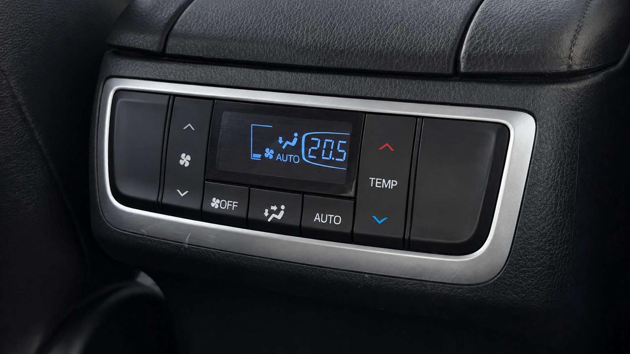 2019 Toyota Highlander XLE   Certified   No Accident   Sunroof   Leather Photo