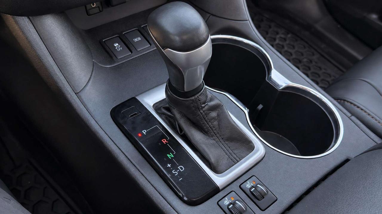 2019 Toyota Highlander XLE   Certified   No Accident   Sunroof   Leather Photo