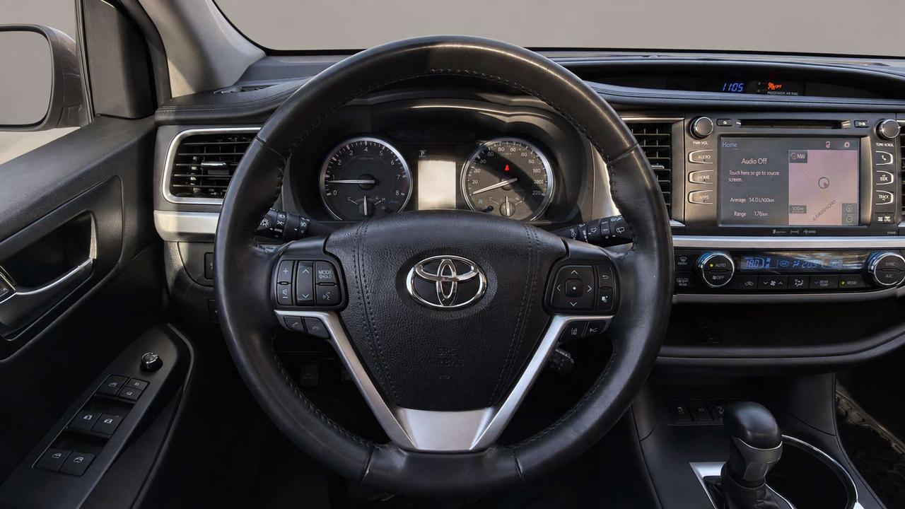 2019 Toyota Highlander XLE   Certified   No Accident   Sunroof   Leather Photo