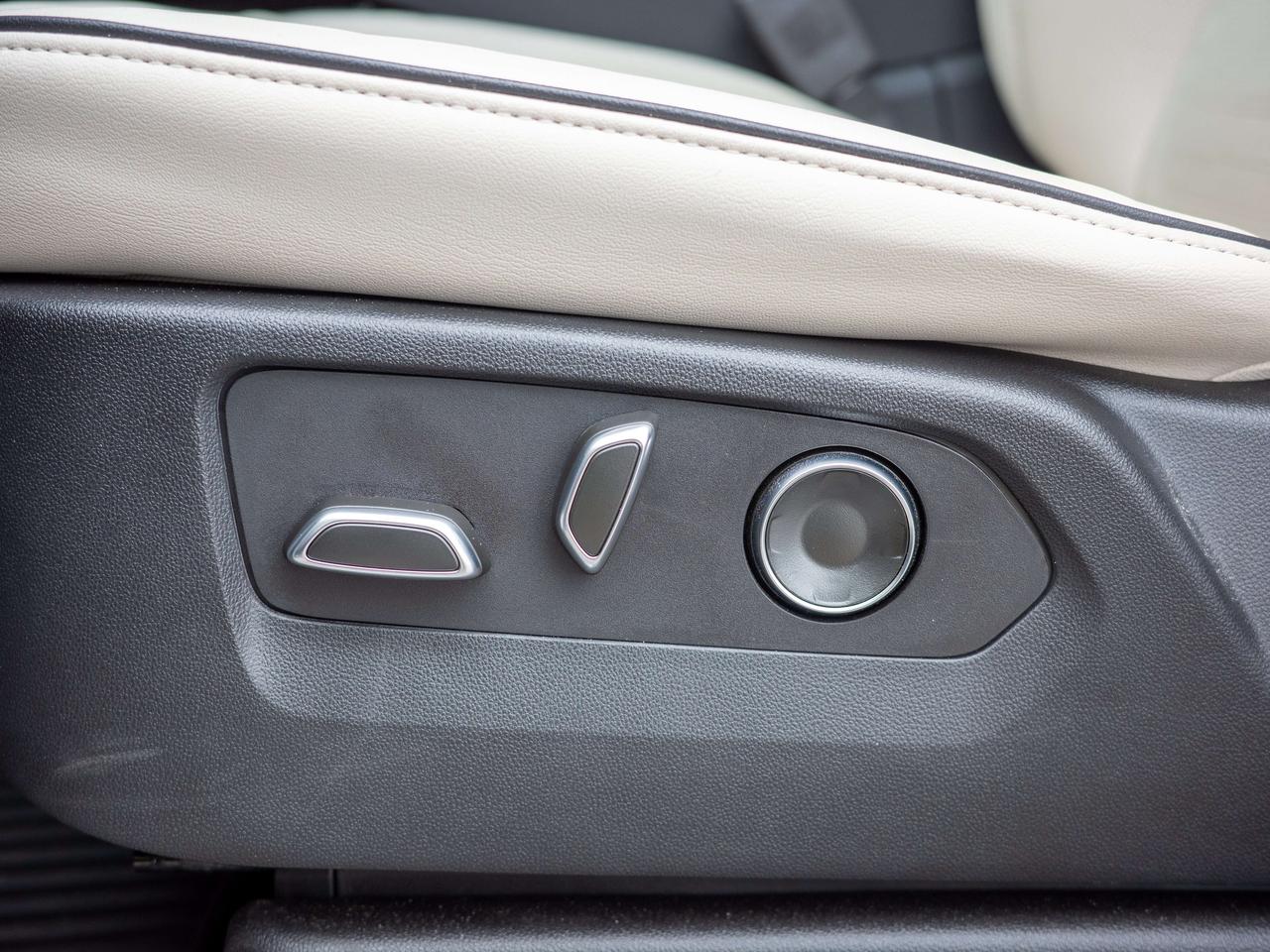 2023 Cadillac Escalade 4WD Sport - Aerial View Display   Seat Memory Photo