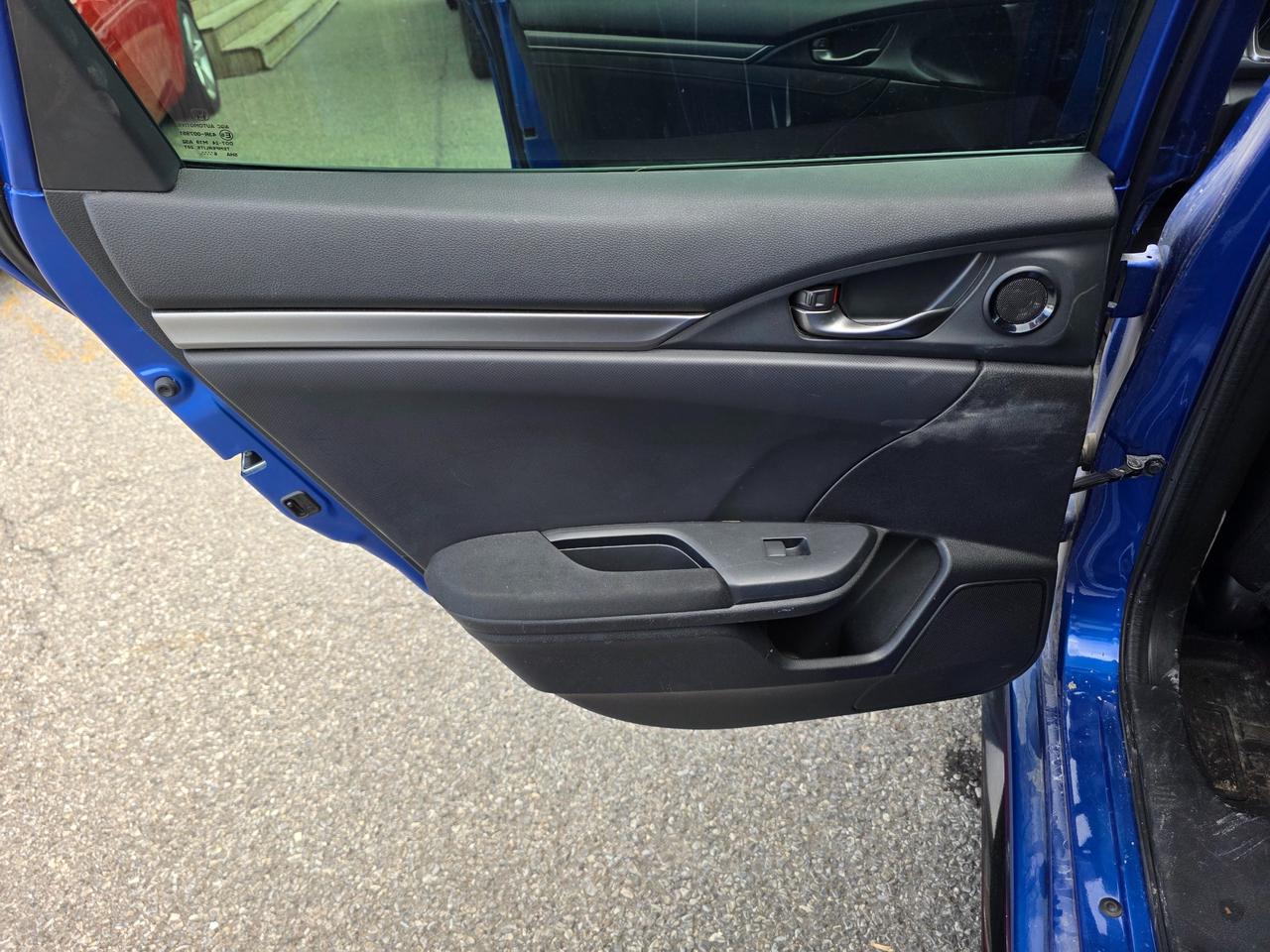 2017 Honda Civic Sport (M6) 4dr Hatchback Photo