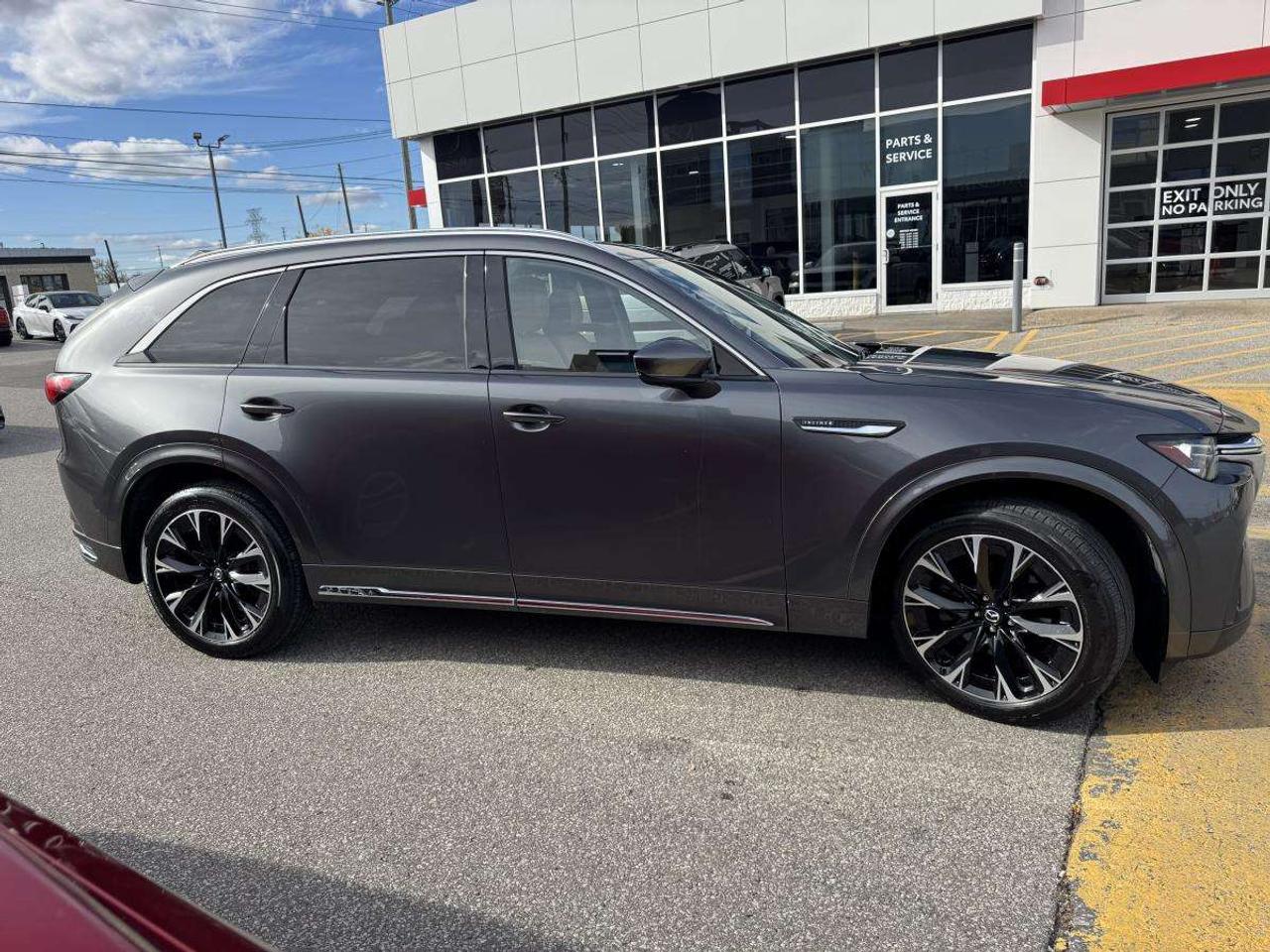 2024 Mazda CX-90 MHEV SIGNATURE/ 2.99% RATE/ ONLY 44K/ CARFAX CLEAN/ CPO Photo3