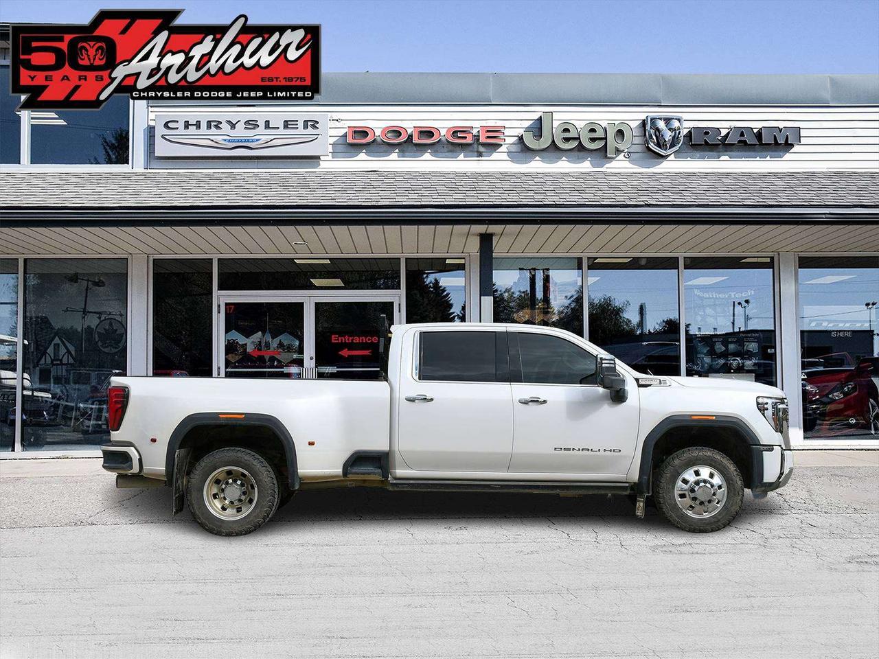 2025 GMC Sierra 3500HD DENALI CREW CAB 4X4 - DRW Photo