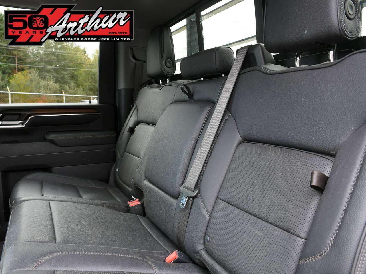 2025 GMC Sierra 3500HD DENALI CREW CAB 4X4 - DRW Photo