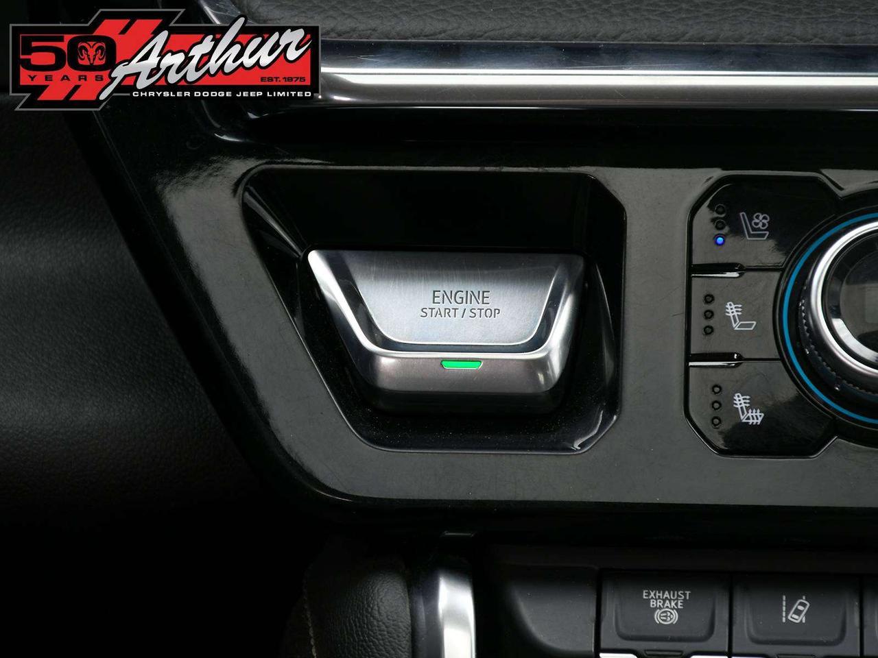 2025 GMC Sierra 3500HD DENALI CREW CAB 4X4 - DRW Photo