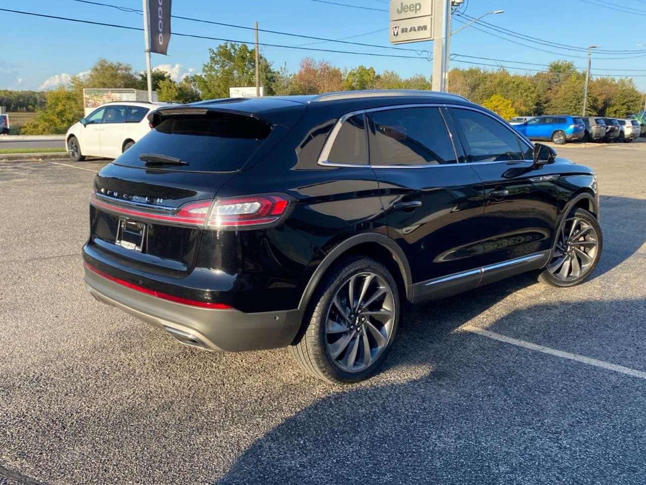 2021 Lincoln Nautilus Reserve AWD Photo4