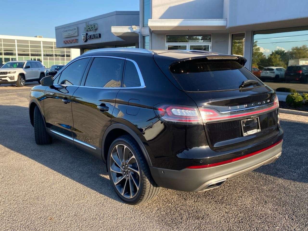 2021 Lincoln Nautilus Reserve AWD Photo2