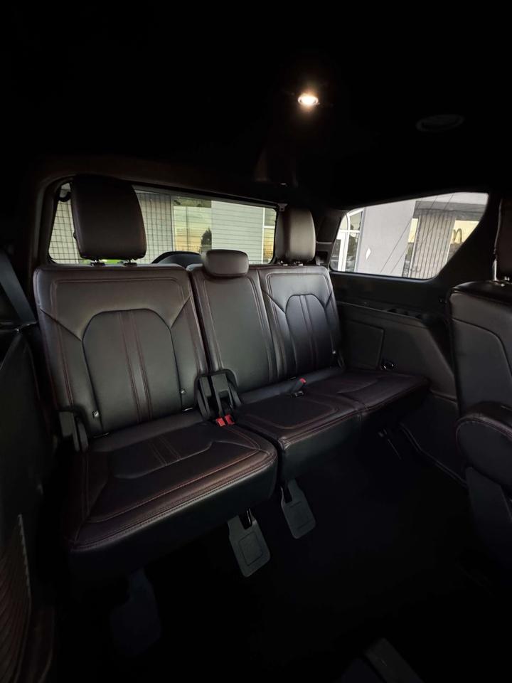 2019 Ford Expedition Limited 4X4 Photo