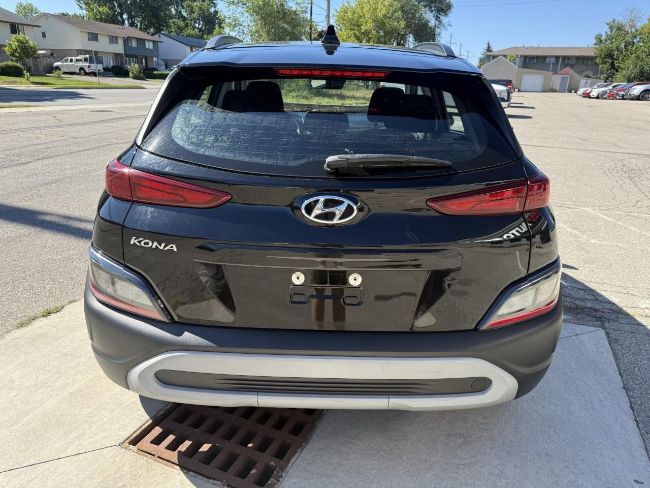 2022 Hyundai KONA 2.0L Essential FWD Photo