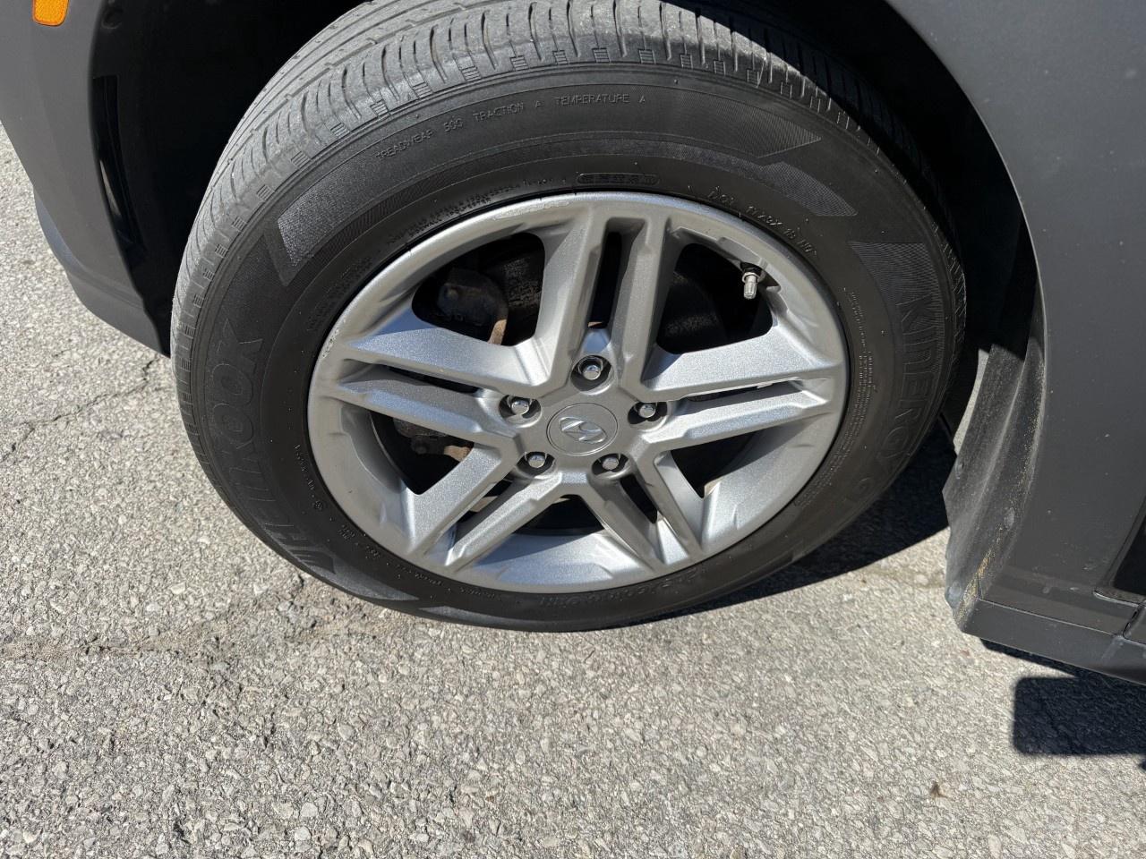 2022 Hyundai KONA 2.0L Essential FWD Photo