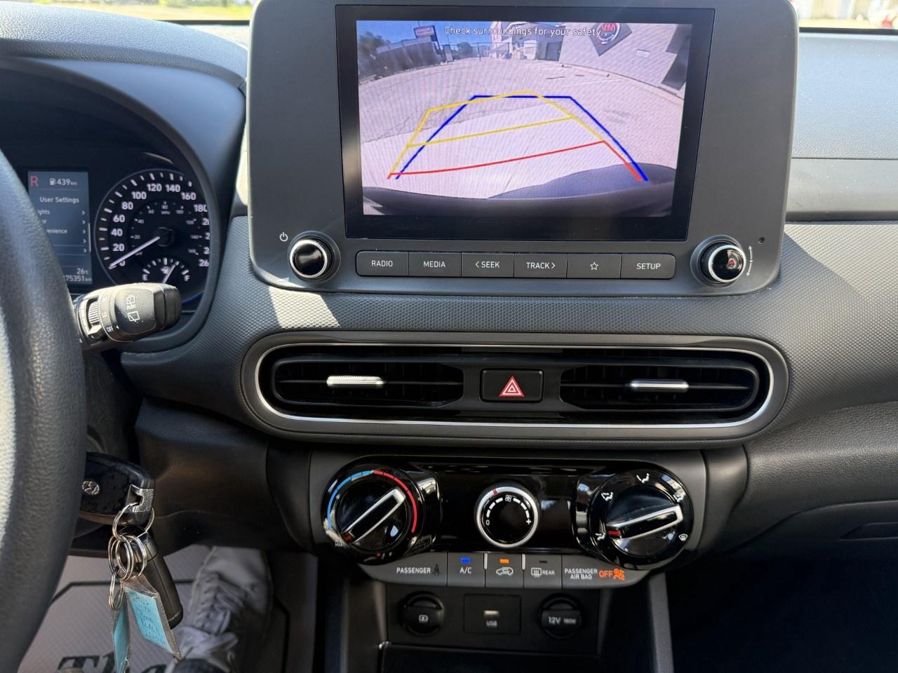 2022 Hyundai KONA 2.0L Essential FWD Photo
