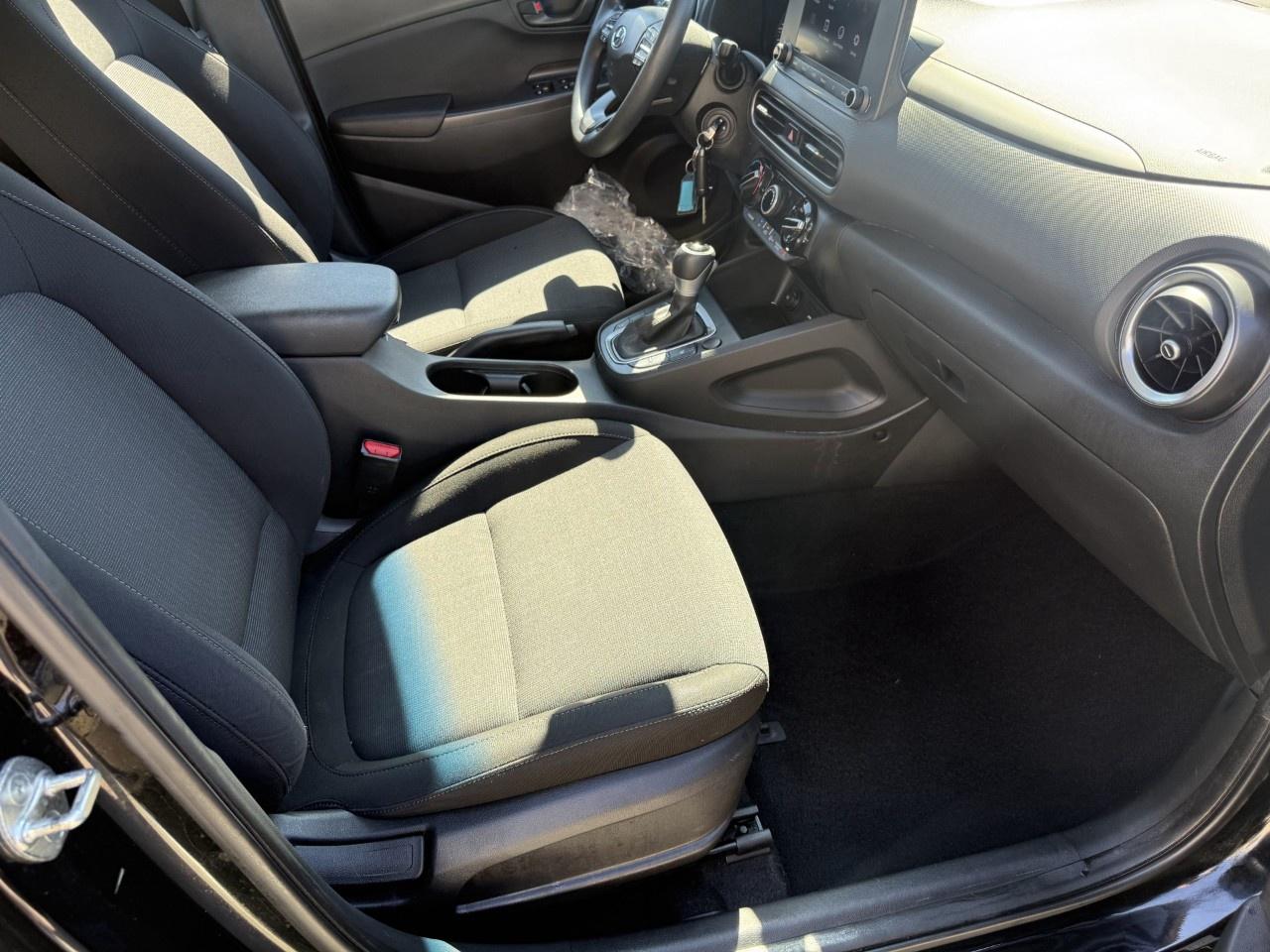 2022 Hyundai KONA 2.0L Essential FWD Photo