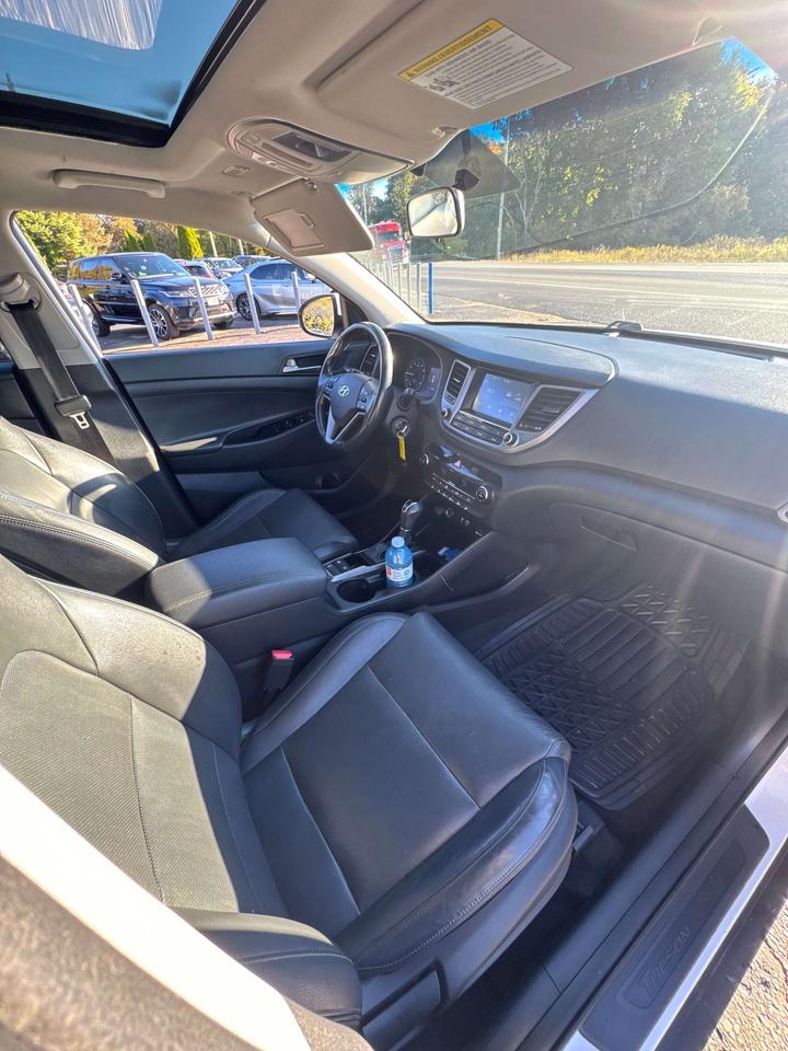 2018 Hyundai Tucson SE Photo