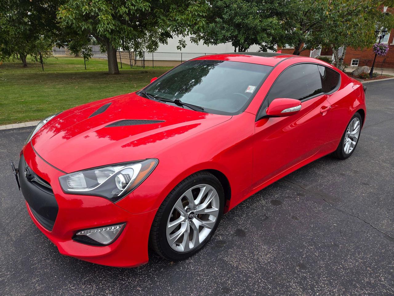 2016 Hyundai Genesis Coupe Premium Photo2