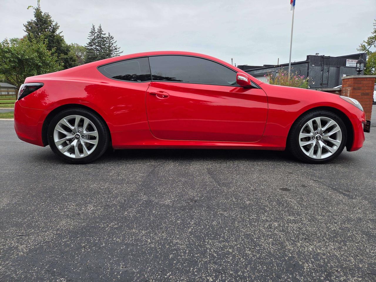 2016 Hyundai Genesis Coupe Premium Photo