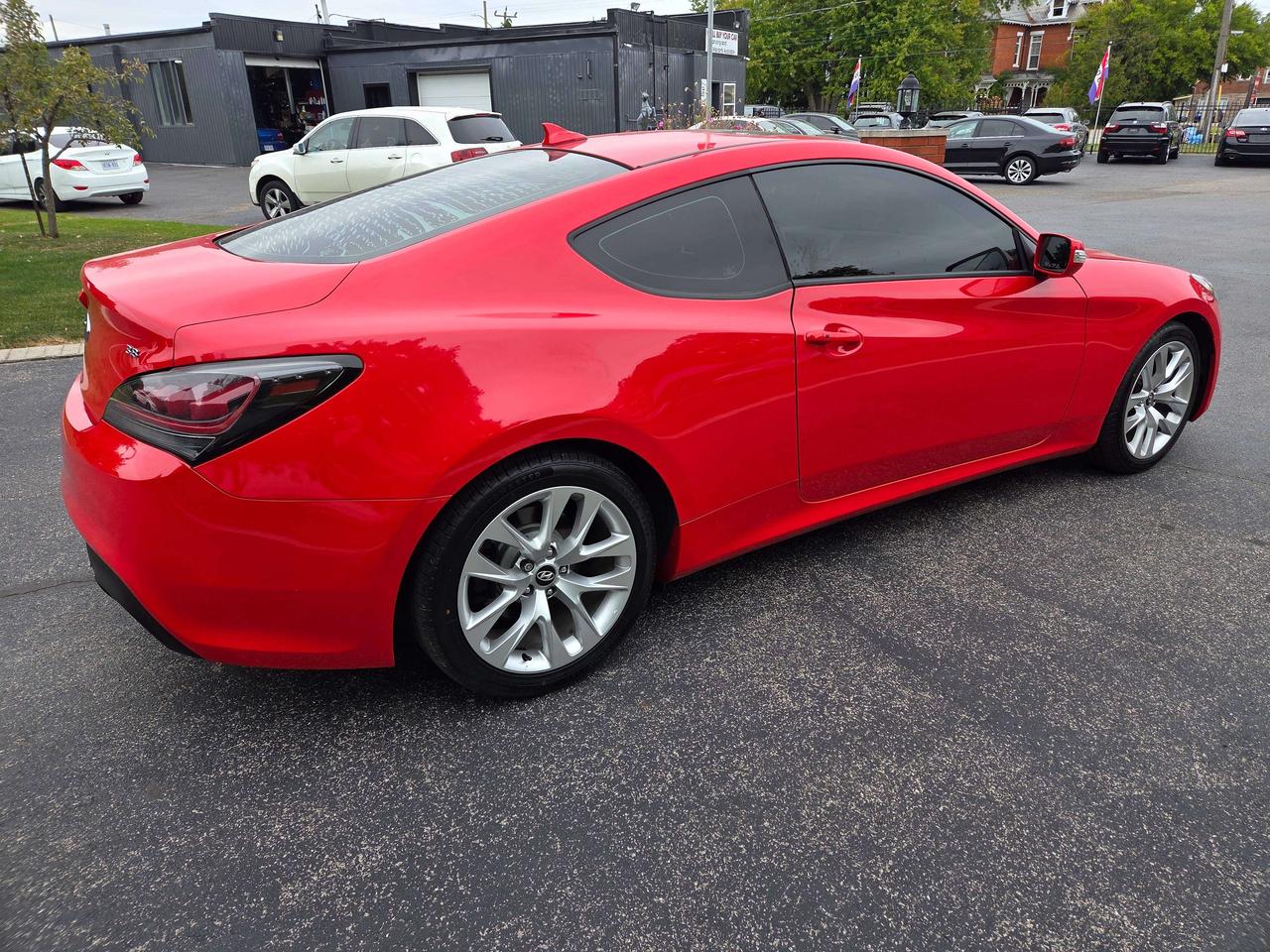 2016 Hyundai Genesis Coupe Premium Photo
