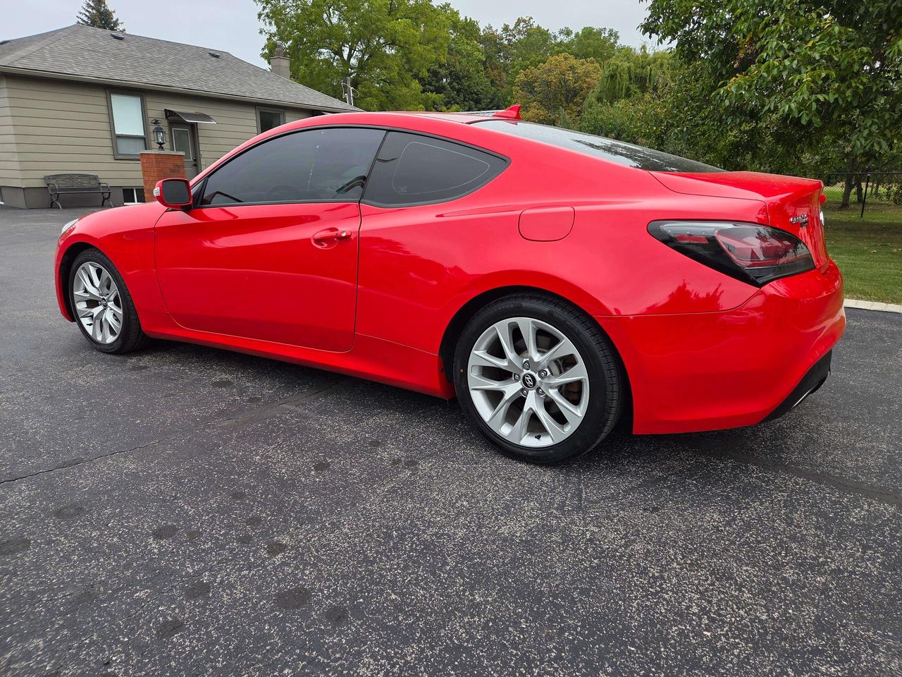 2016 Hyundai Genesis Coupe Premium Photo