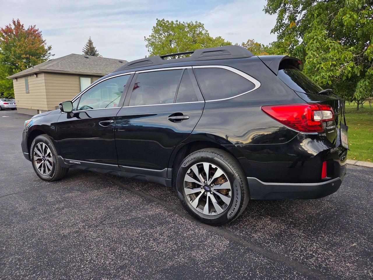 2017 Subaru Outback LIMITED Photo
