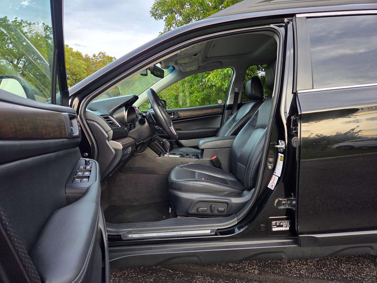 2017 Subaru Outback LIMITED Photo