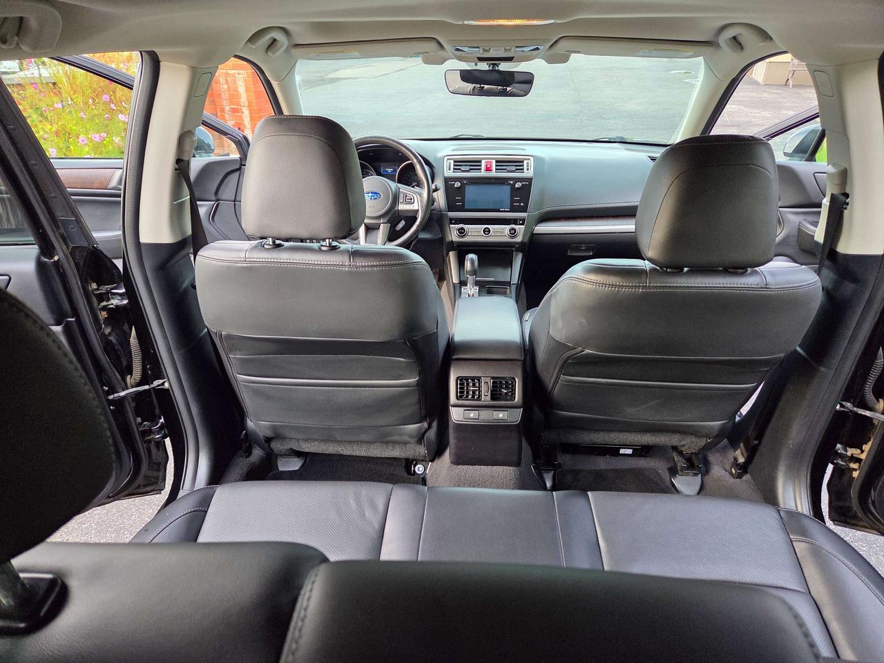 2017 Subaru Outback LIMITED Photo