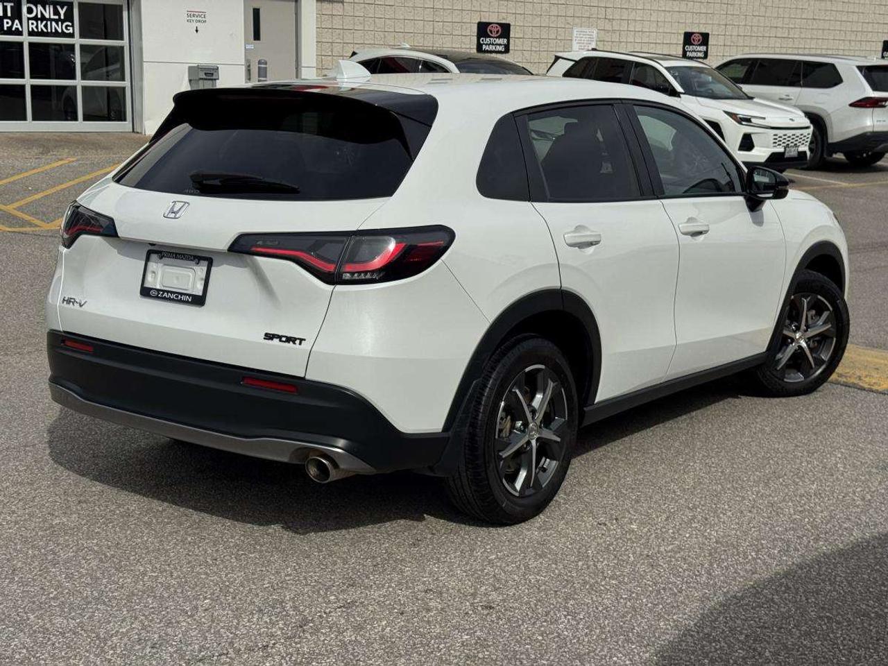 2024 Honda HR-V SPORT-B AWD/ HEATED SEATS/ SUNROOF/ ALLOYS/ MUST SEE Photo4
