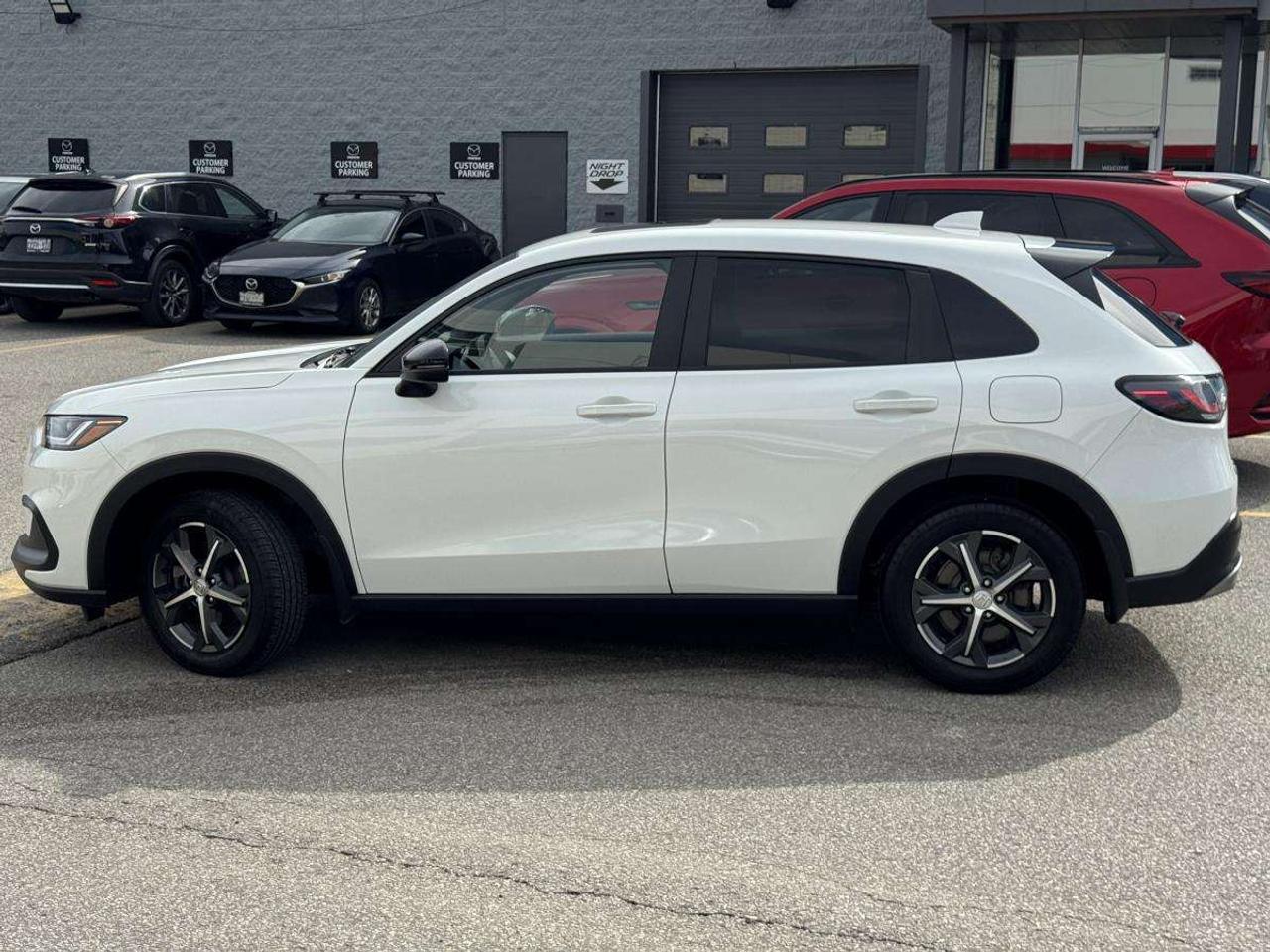 2024 Honda HR-V SPORT-B AWD/ HEATED SEATS/ SUNROOF/ ALLOYS/ MUST SEE Photo