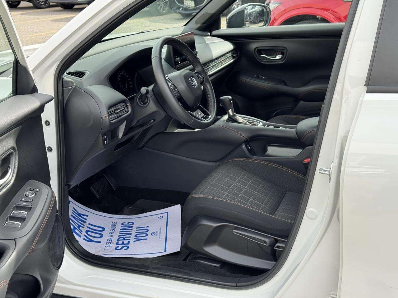 2024 Honda HR-V SPORT-B AWD/ HEATED SEATS/ SUNROOF/ ALLOYS/ MUST SEE Photo