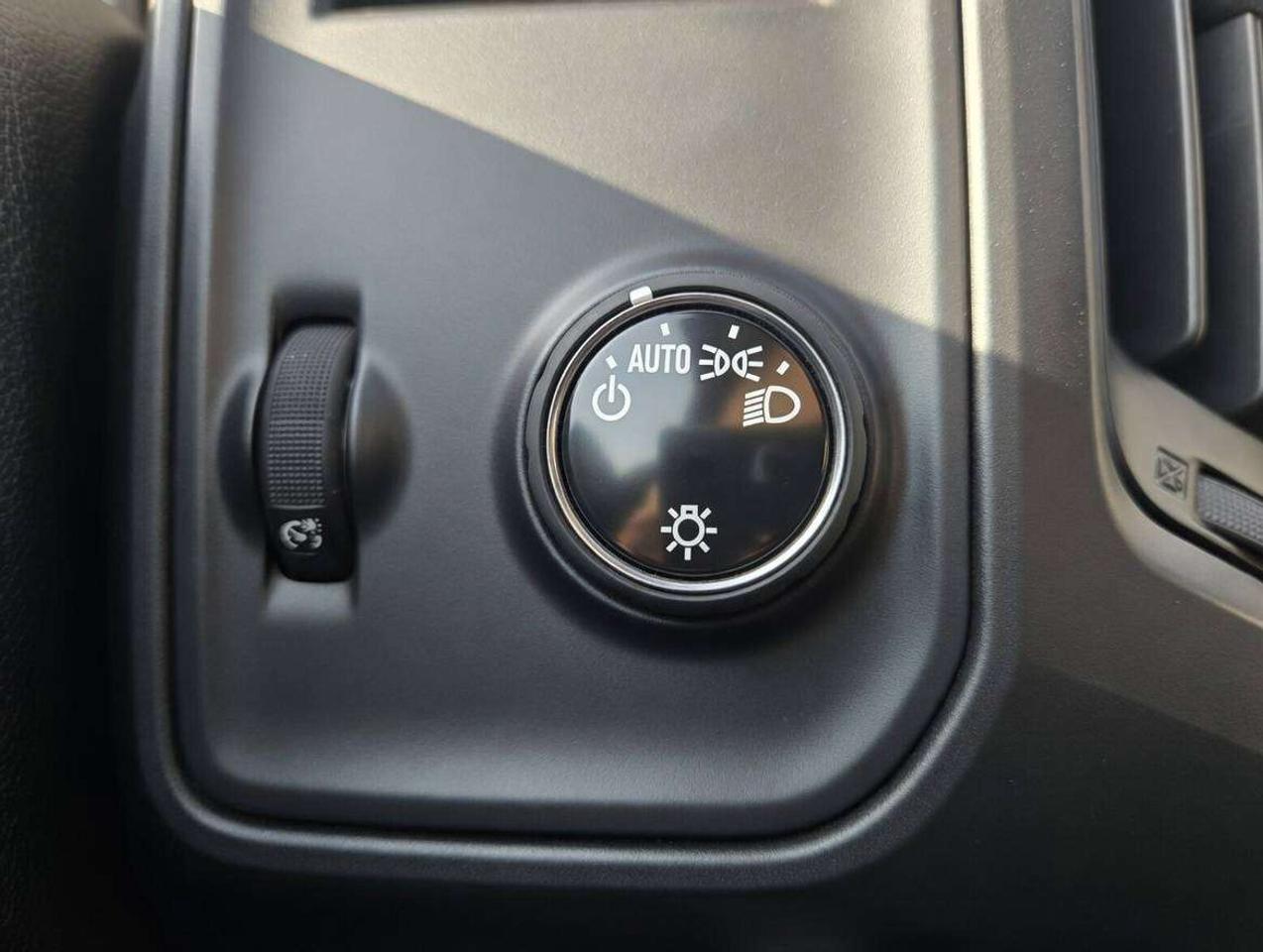 2017 GMC Sierra 1500 4WD Crew Cab 143.5 Photo