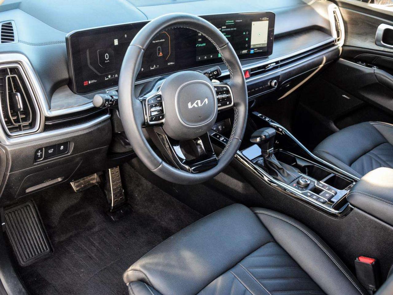 2025 Kia Sorento X-LINE   1owner, No Accidents, LOW KMS Photo