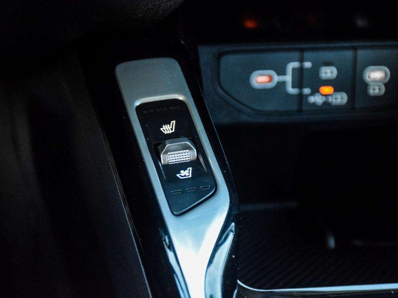 2025 Kia Sorento X-LINE   1owner, No Accidents, LOW KMS Photo