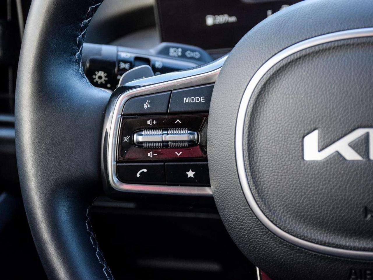 2025 Kia Sorento X-LINE   1owner, No Accidents, LOW KMS Photo