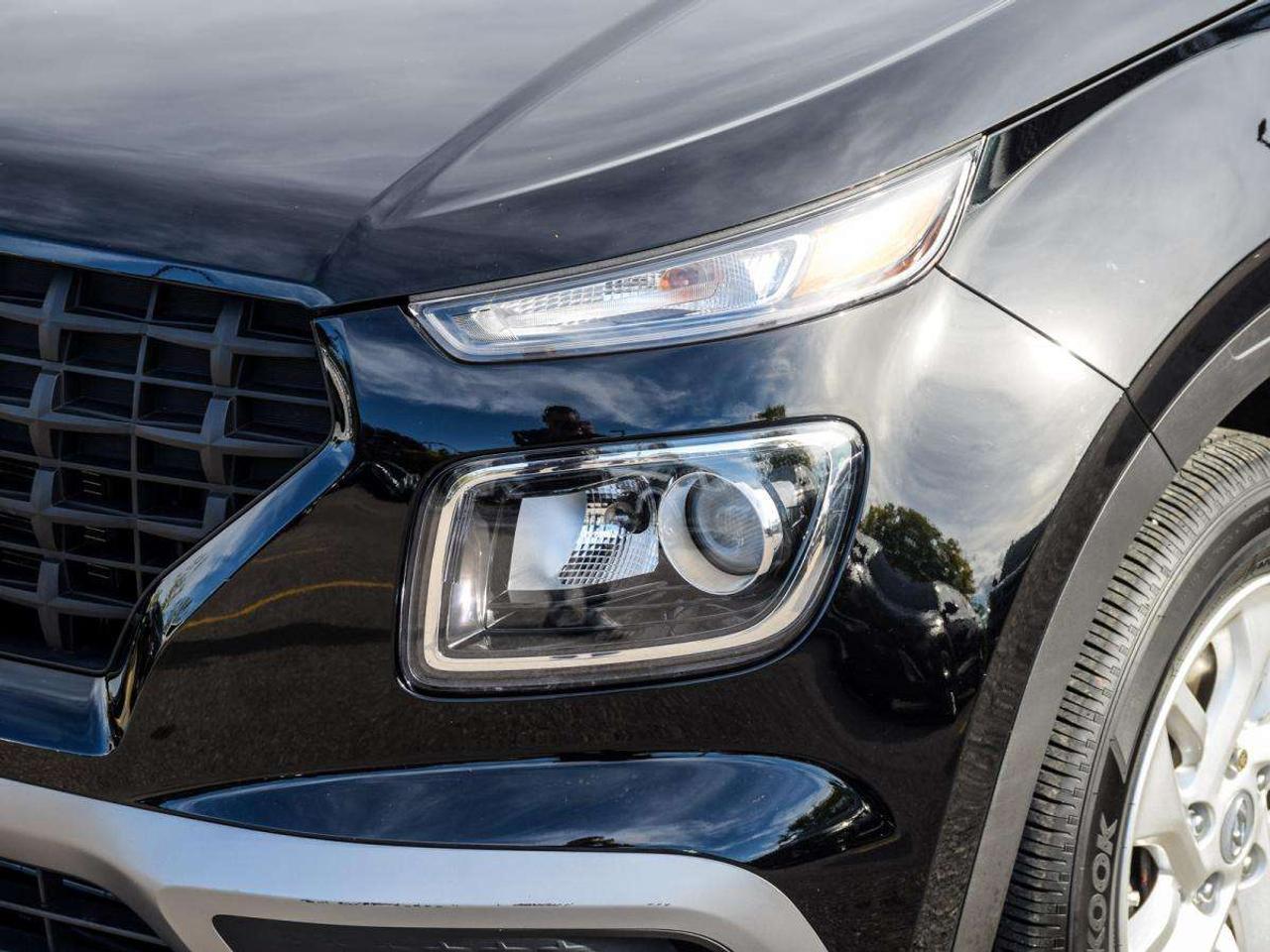 2022 Hyundai Venue PREFERRED   1owner, No Accidents, LOWEST KMS Photo