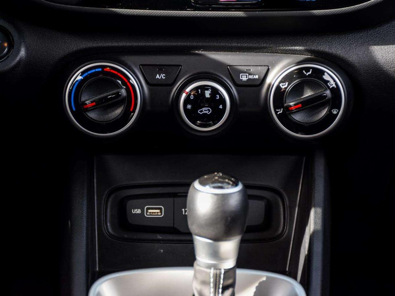 2022 Hyundai Venue PREFERRED   1owner, No Accidents, LOWEST KMS Photo
