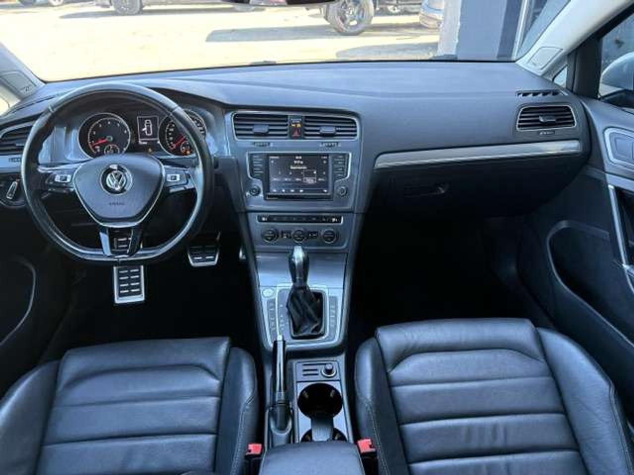 2017 Volkswagen Golf HIGHLINE, LEATHERETTE, PANO ROOF, NEW TIRES!! Photo