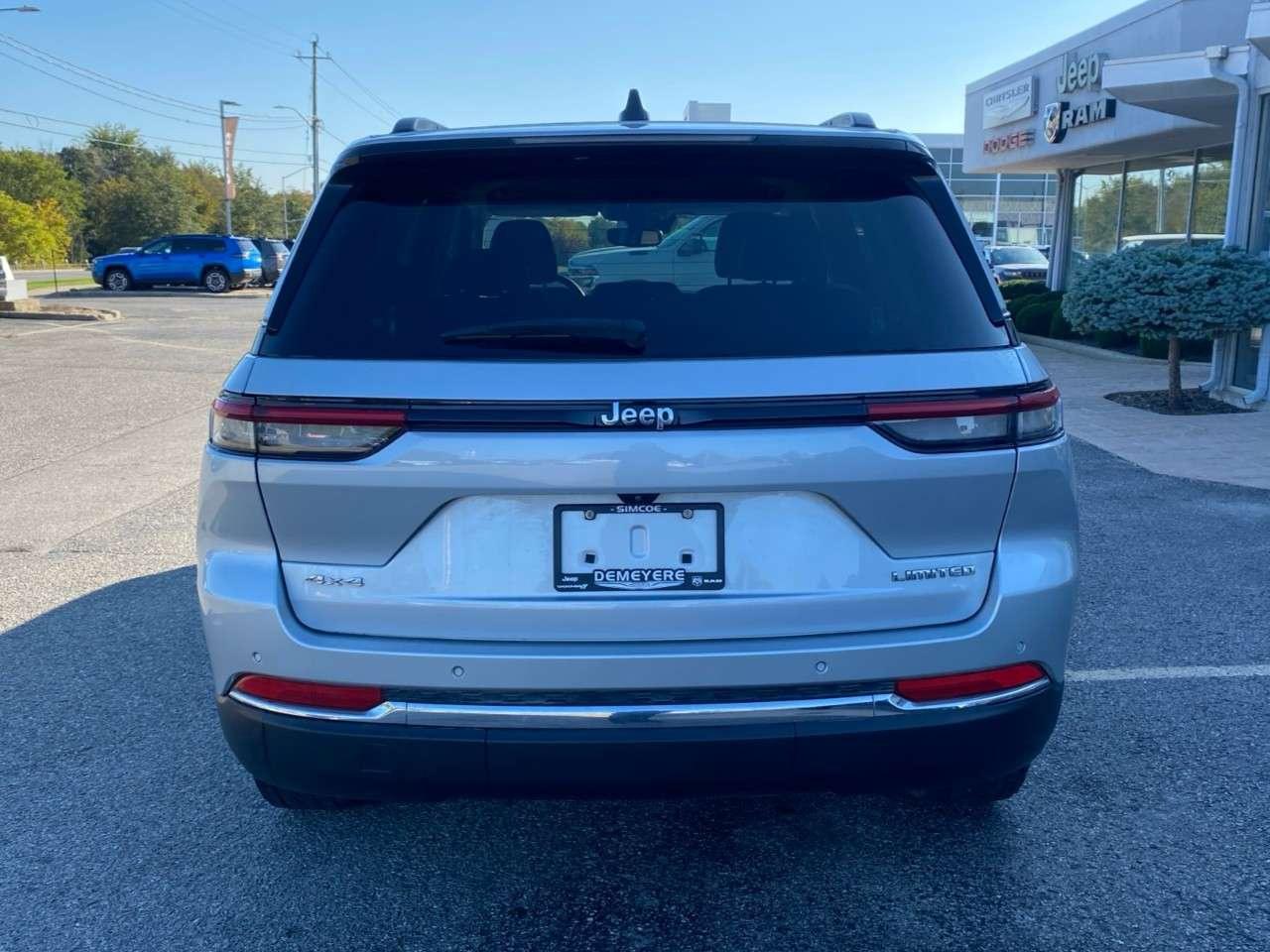 2023 Jeep Grand Cherokee LIMITED 4X4 Photo3