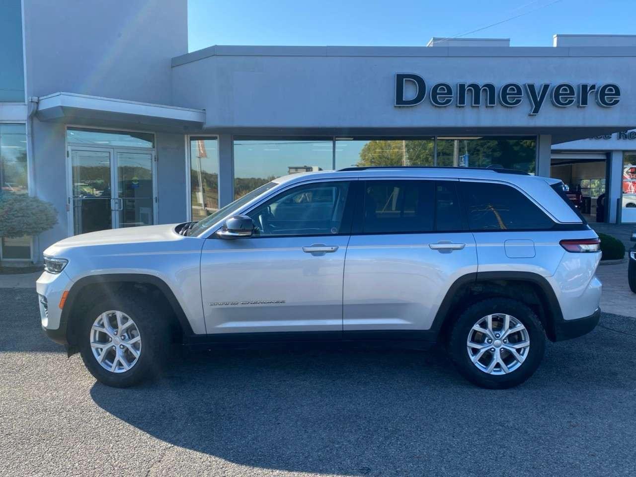 2023 Jeep Grand Cherokee LIMITED 4X4 Photo