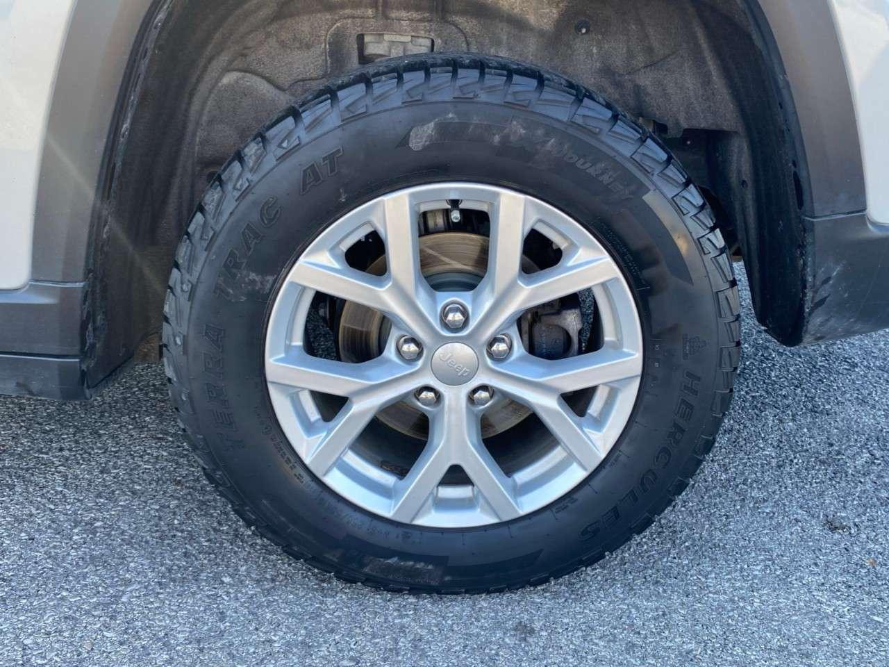 2023 Jeep Grand Cherokee LIMITED 4X4 Photo